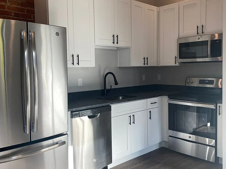 1222 Sheffield Street — Photo 5