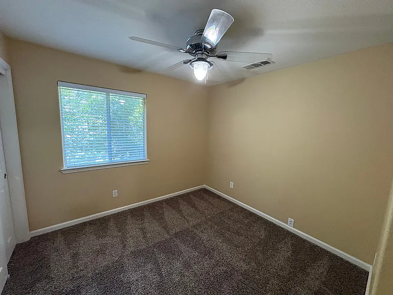 703 W Russell Ave — Photo 23