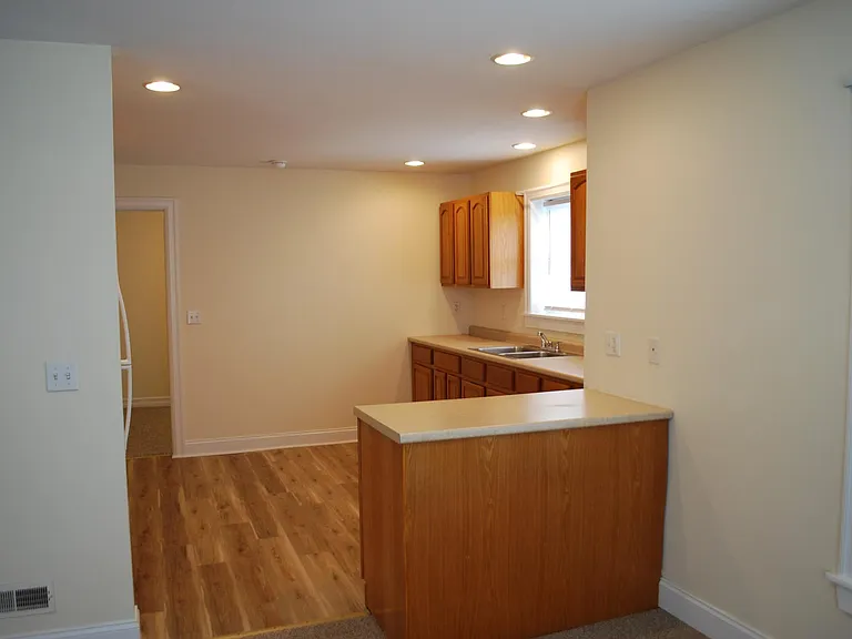 528 Franklin St #B — Photo 11