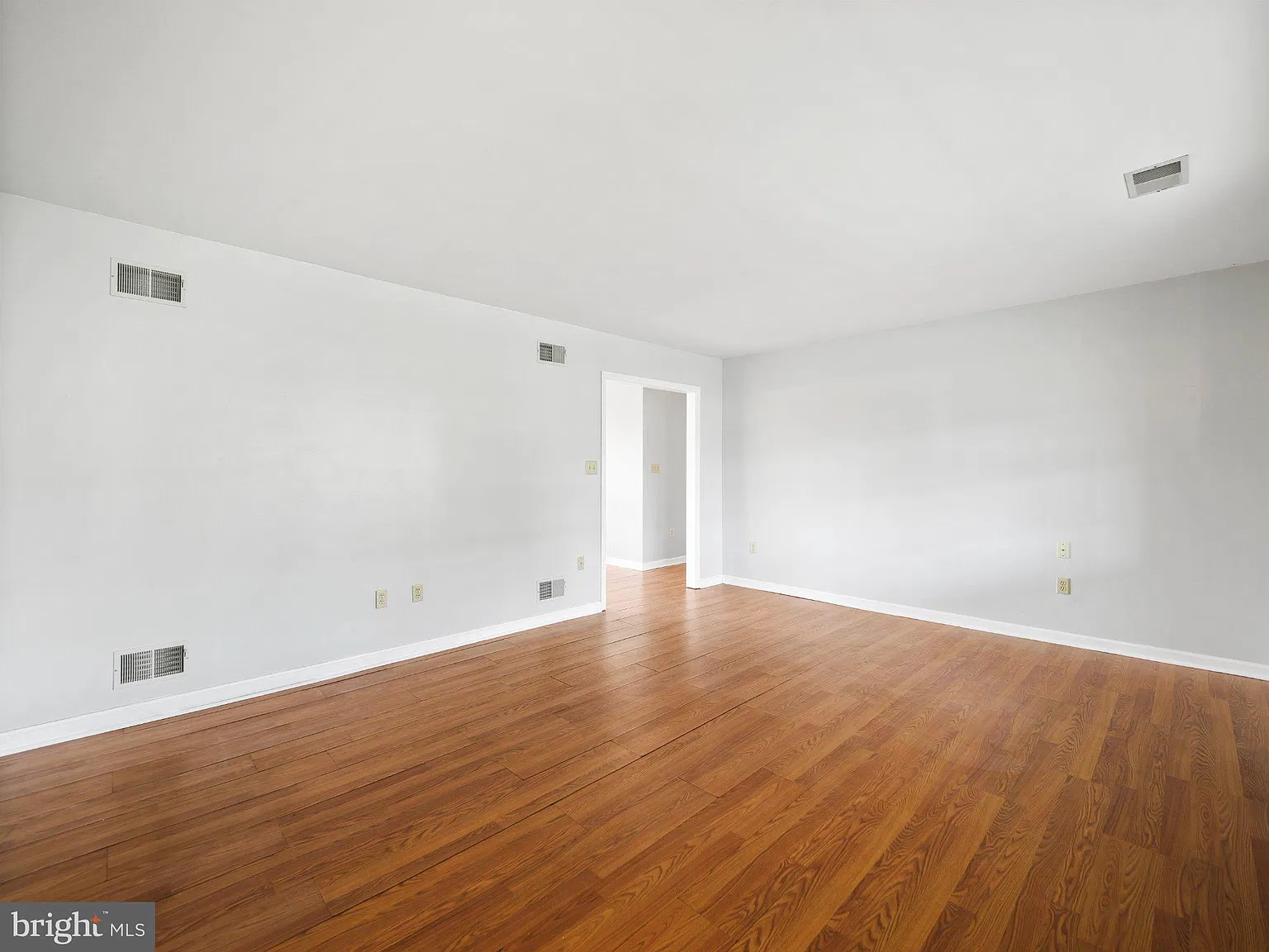2 bed, 2.0 bath, 1330 sqft, $1,850 — Photo 3