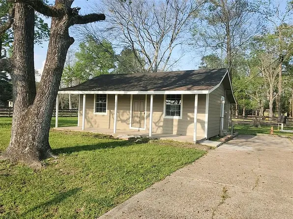 2205 N Winfree St, Dayton, TX 77535