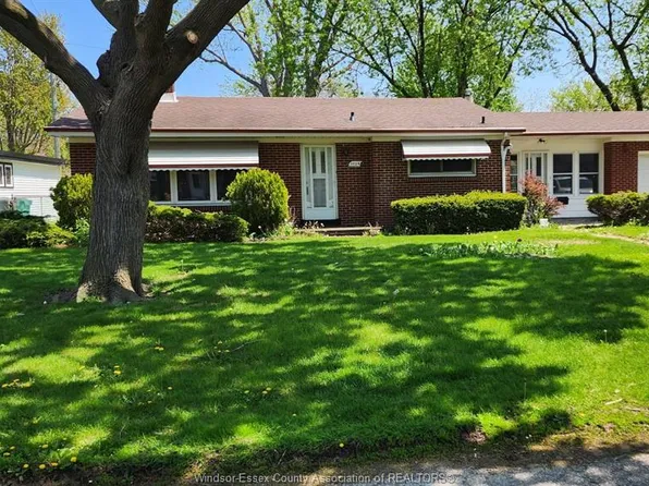 3024 Virginia Park Ave, Windsor, ON N9E 2C2