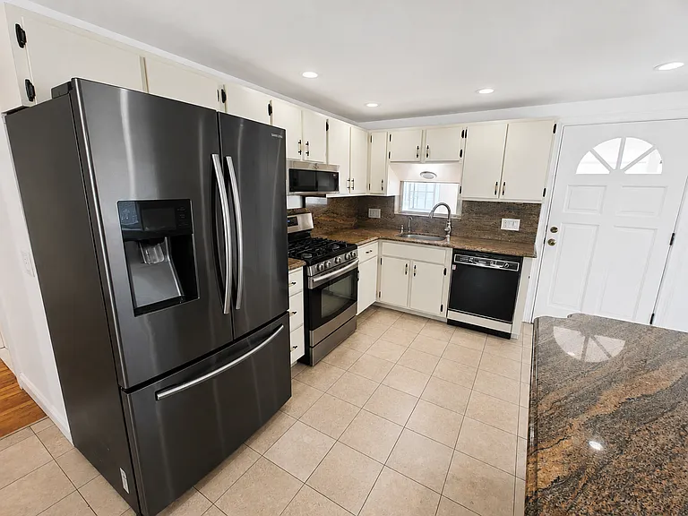 216 Winthrop Ave #2 — Photo 9