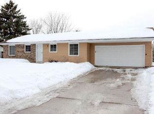 8302 Iverson Ct S, Cottage Grove, MN 55016