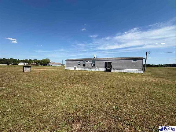 3rd image of 732 Dovefield Rd