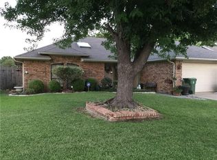 6307 Avanti Dr, Arlington, TX 76001