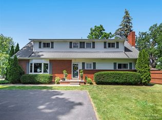 870 Austin Dr, Saline, MI