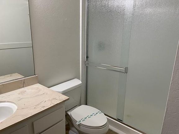 4th image of 327 W Kelly Ave