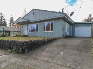 911 N Collier St, Coquille, OR 97423