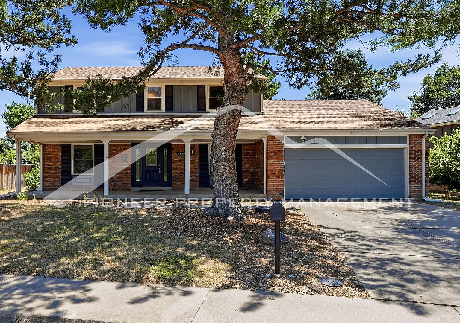 Single Family Home with 2 Car Garage and Central Air! — Photo 1