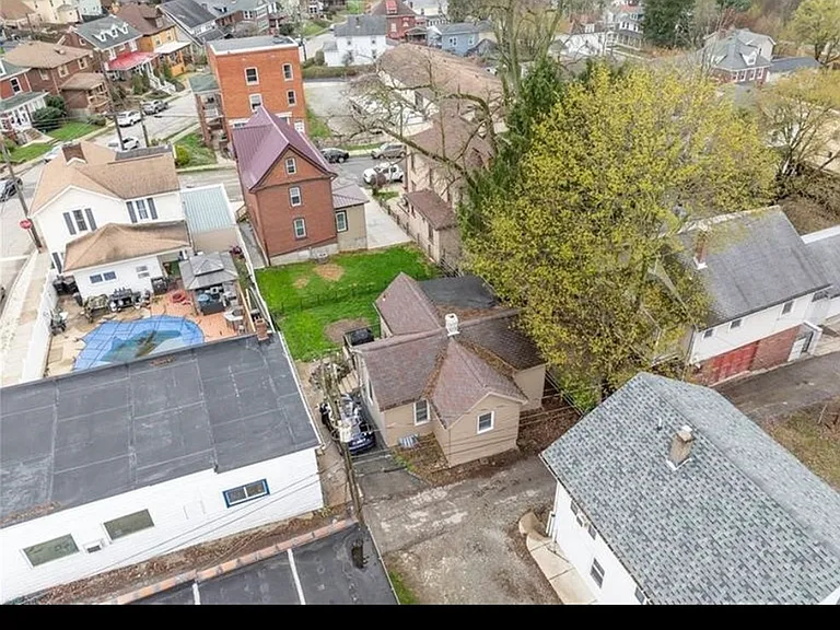 447 Steck St — Photo 34