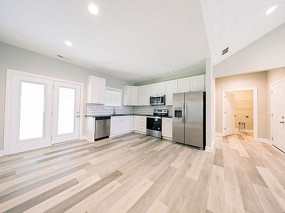 5th image of 3116 Rawhide Dr