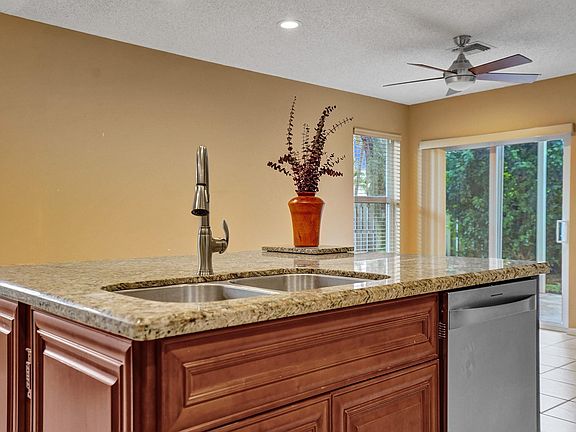 3rd image of 11072 Topeka Place