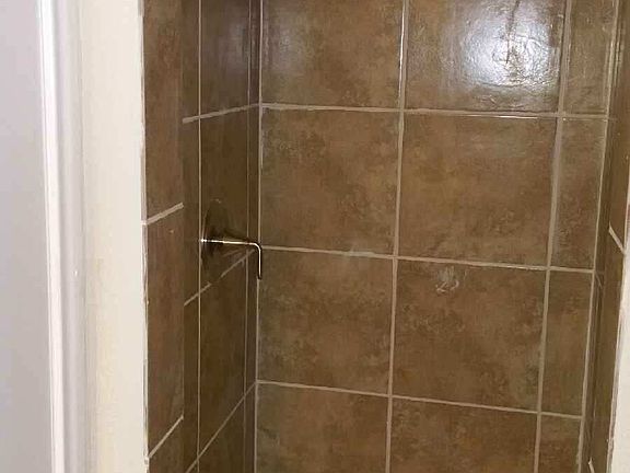 5th image of 1013 Cedar Trail Dr