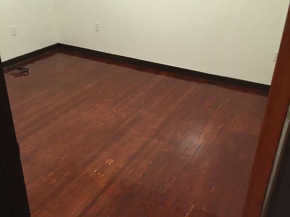 5th image of 22 Maple St