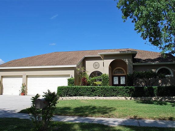 2nd image of 950 Whippoorwill Dr