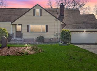 2 Carafa Ter, North Haven, CT 06473