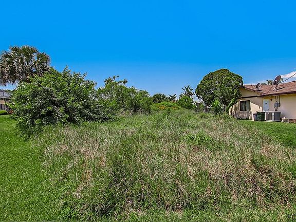 3rd image of 17 Claridge Ct N