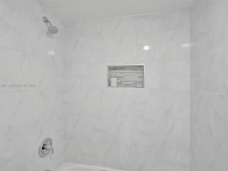 4220 NW 21st St #206 — Photo 9
