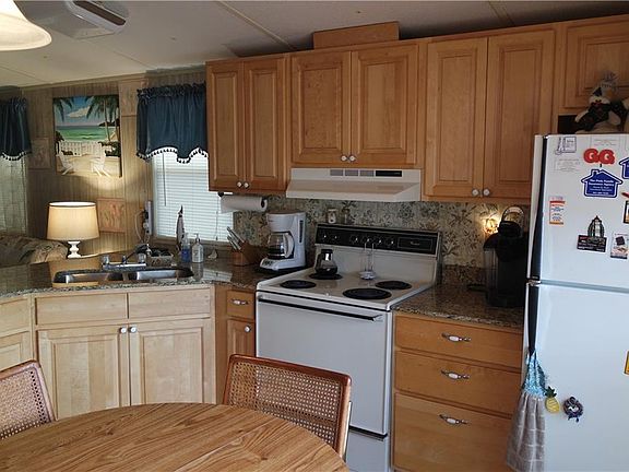 5th image of 1716 Scotties Pl
