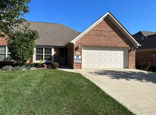 4748 W Harrisburg Ct, New Palestine, IN