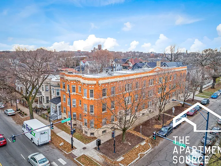 1607 W Berteau Ave #2 — Photo 11