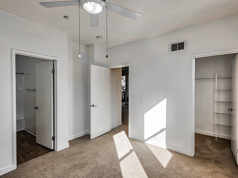 Renaissance Apartments — Photo 27