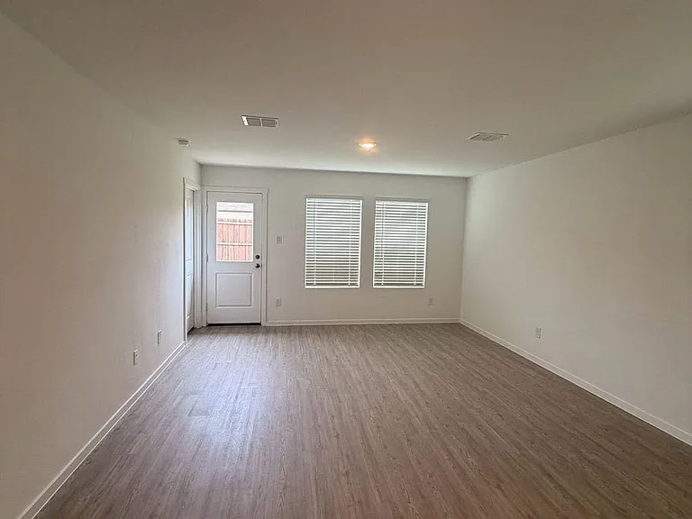 4171 Silverstein St — Photo 6