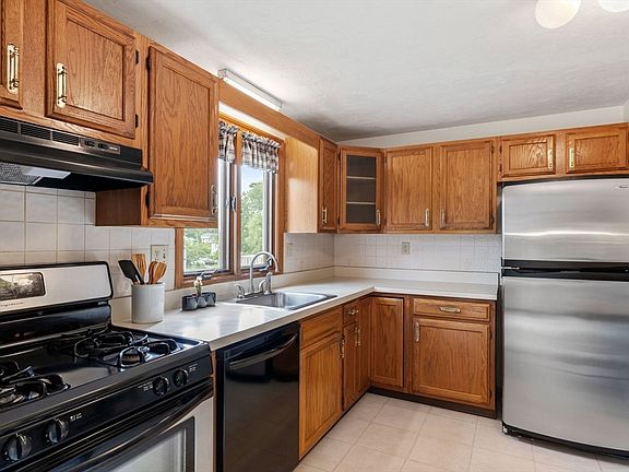 5th image of 59 Boylston St Unit 59