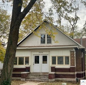 1604 S Vermont Ave, Sedalia, MO, 65301