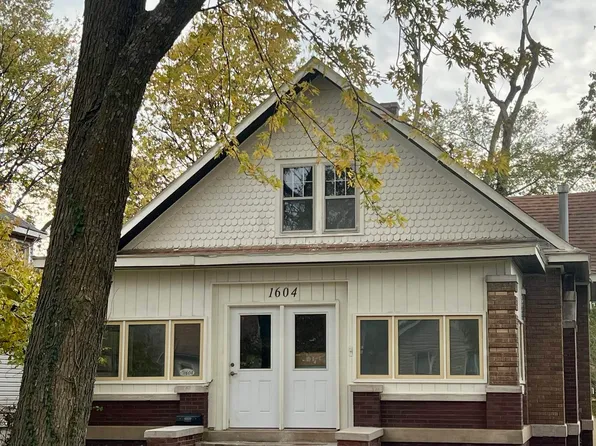 1604 S Vermont Ave, Sedalia, MO 65301