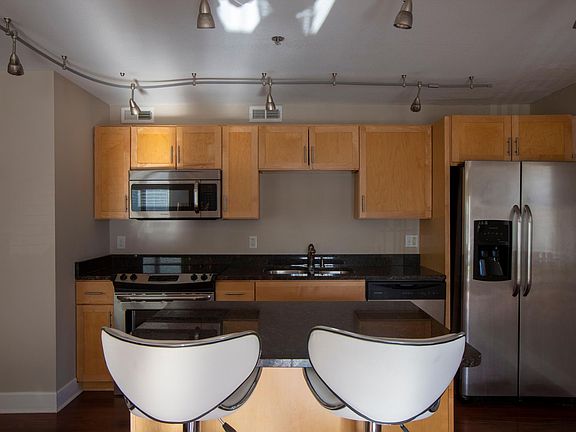 4th image of 4700 Roanoke Pkwy APT 102