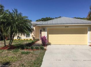 4797 Oahu Dr, Naples, FL 34112