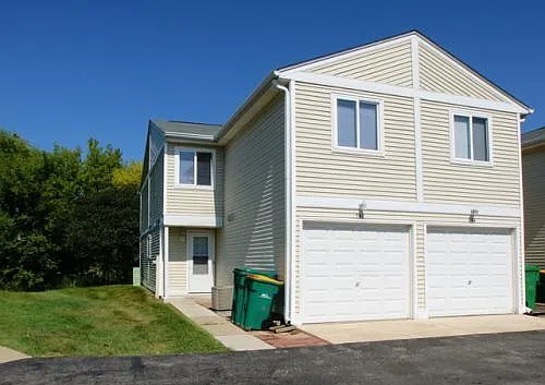 546 Meadow Green Ln photo 1