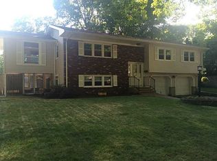 5 View St, Lincoln, RI 02865