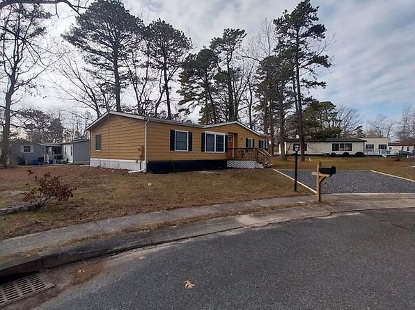 24 Holly Ct, Mays Landing, NJ 08330