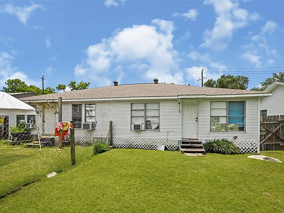 4th image of 2613 Oleander Dr