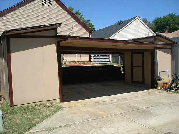 5th image of 306 Teakwood Ln