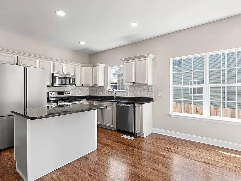 1833 Holly Oak Ln — Photo 6