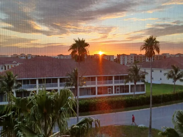 520 Palm Springs Blvd APT 510, Indian Harbour Beach, FL 32937