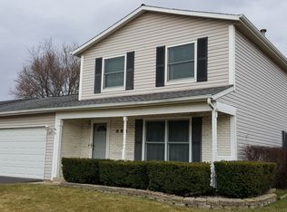 955 Navajo St, Carol Stream, IL 60188