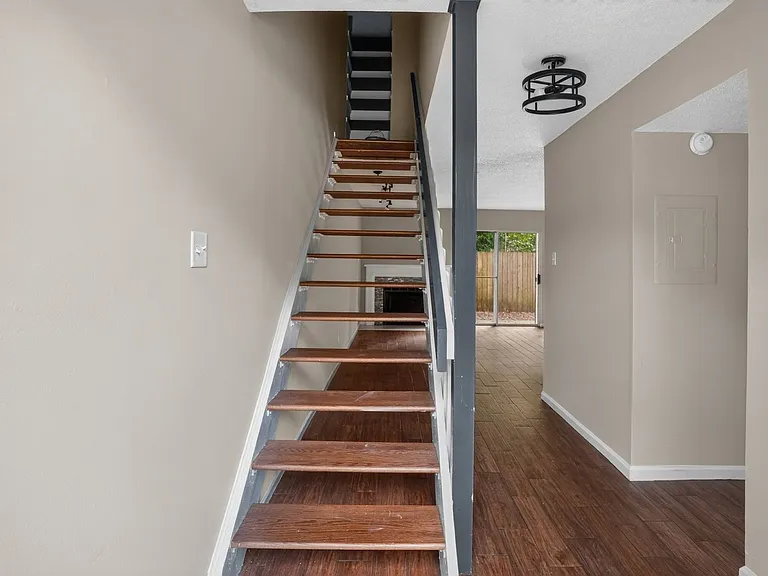 6701 Dickens Ferry Rd #68 — Photo 2