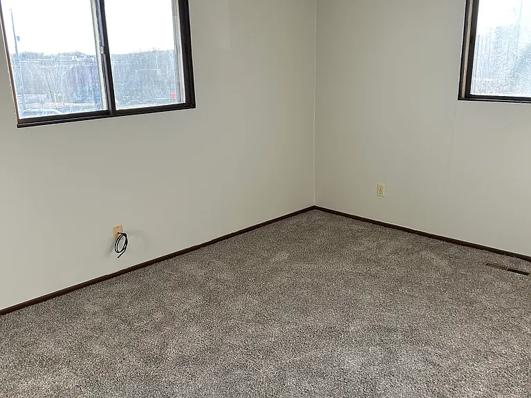 2035 Inverway Ct — Photo 6
