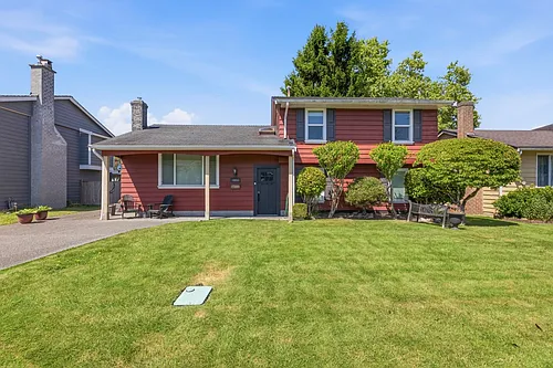 10851 Rosecroft Cres Photo 1