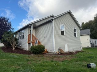 1242 Fenske Ln, Burlington, WA 98233