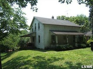 3180 Oakhurst Dr, Center Valley, PA 18034