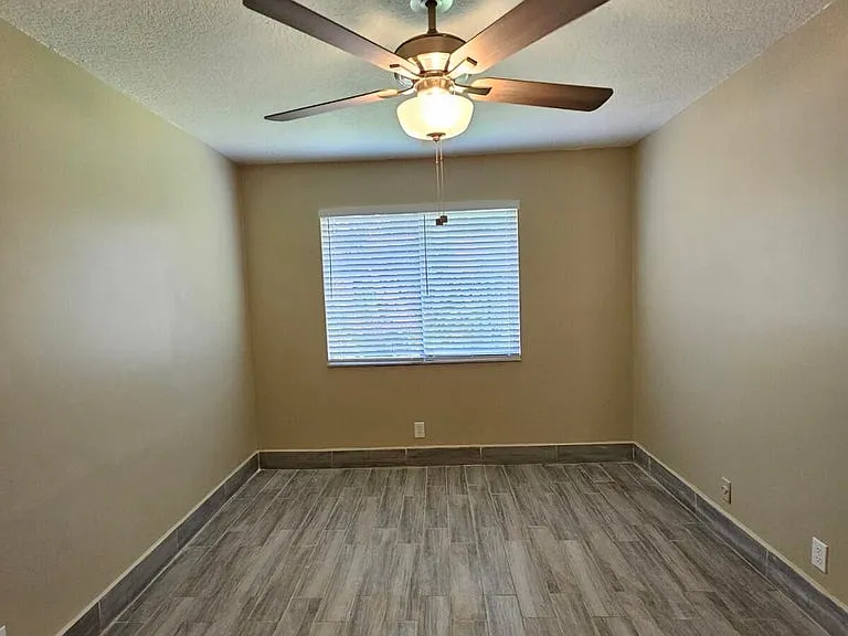 4859 Orleans Ct — Photo 12