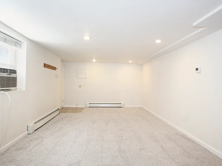 668 S Ogden St #B — Photo 13