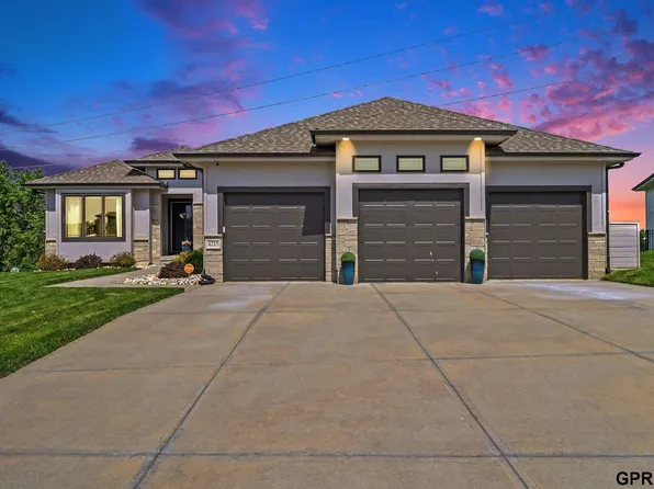 4215 N 187th St, Elkhorn, NE 68022