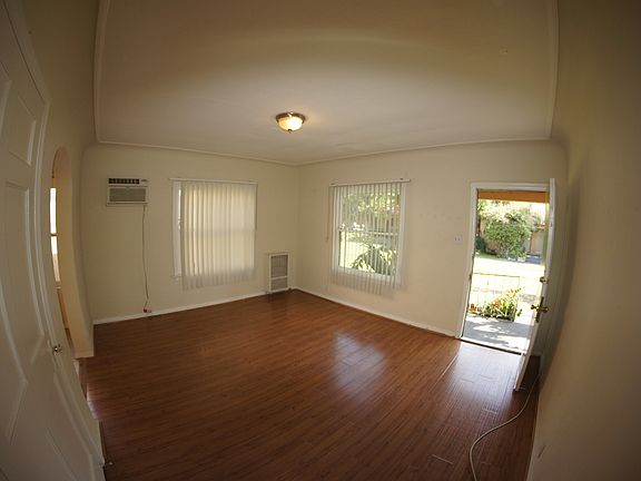 5th image of 5285 De Longpre Ave
